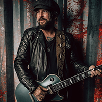 Tracii Guns Online Guitar Lessons - TrueFire